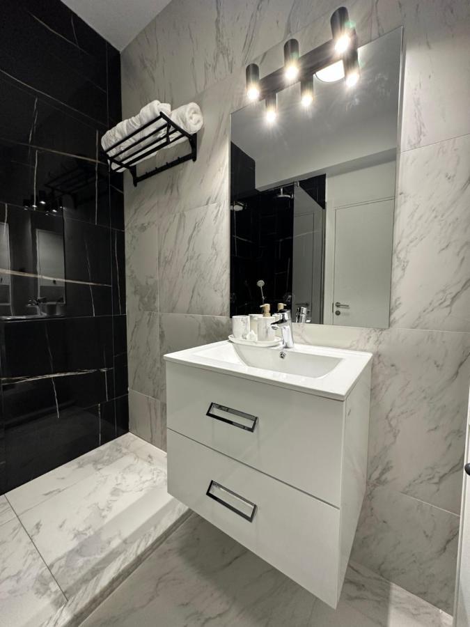 Studio303 By Allegio: Mamaia'S Seaside Luxury Near Finest Clubs & Beaches Exterior foto